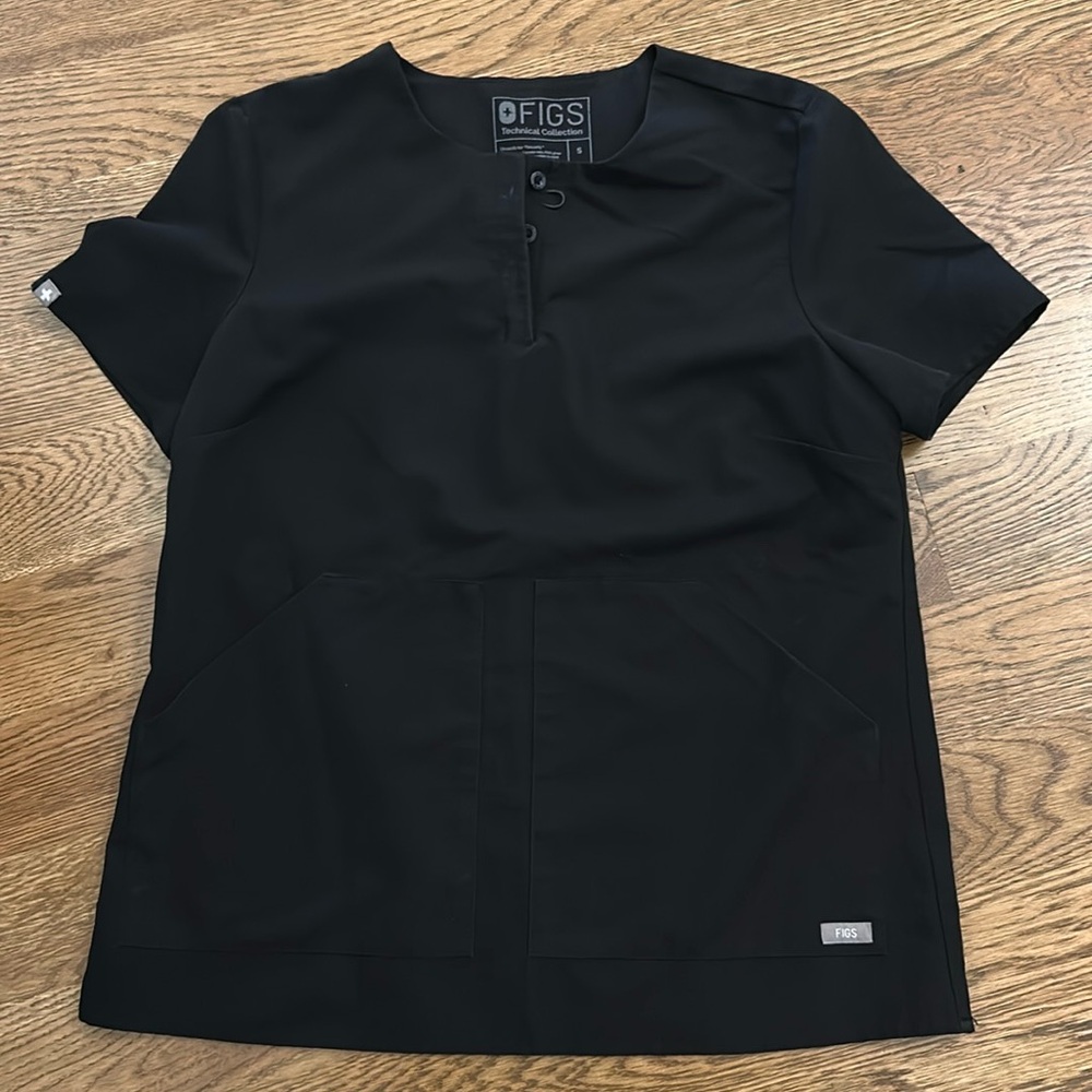 Figs scrub top small